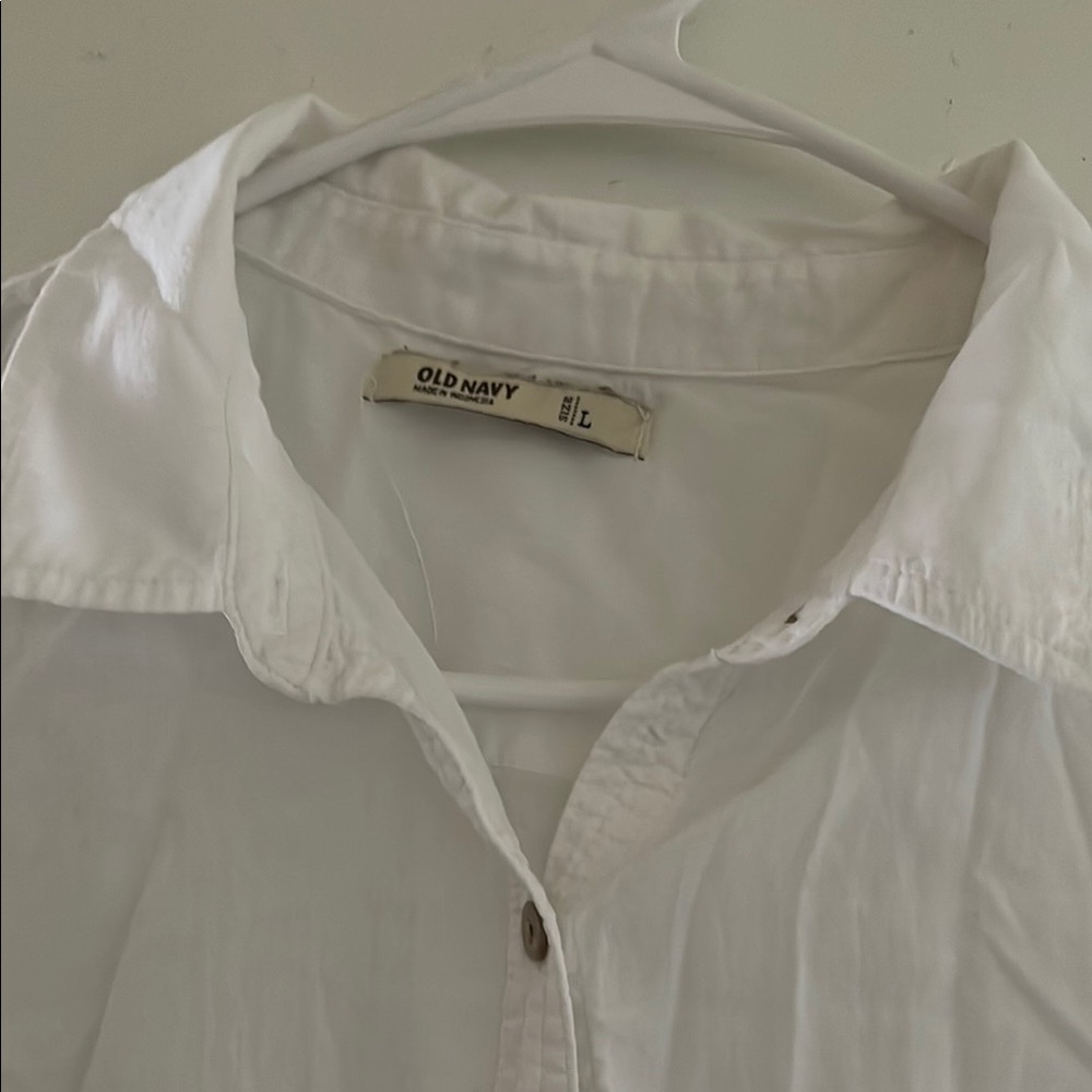 Old Navy women’s White Shirt